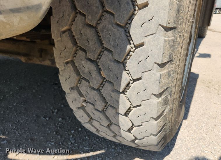 image for item MW9735 2000 Sterling L8513  dump truck