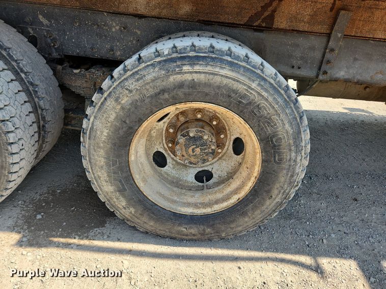 image for item MW9735 2000 Sterling L8513  dump truck