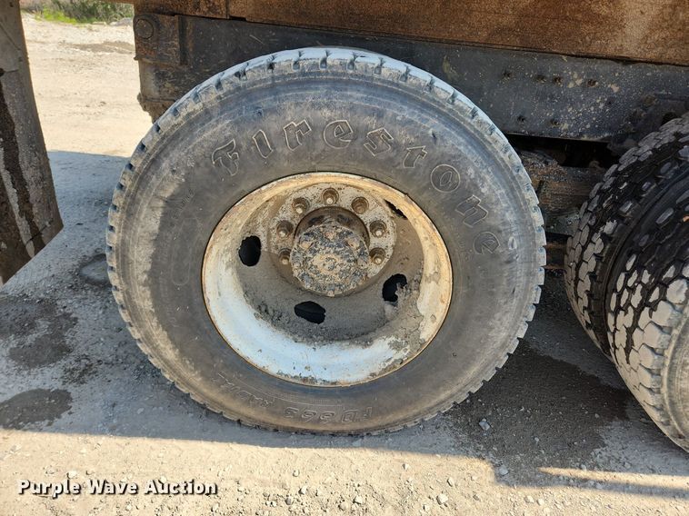 image for item MW9735 2000 Sterling L8513  dump truck