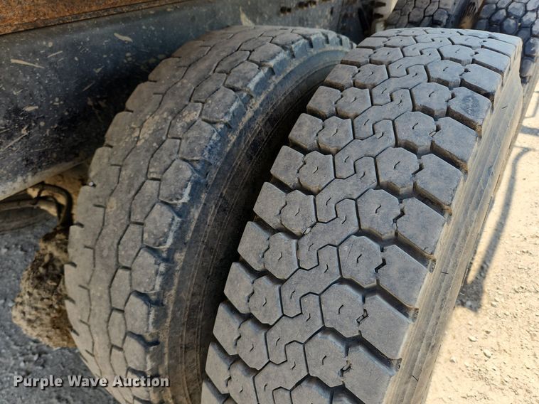 image for item MW9735 2000 Sterling L8513  dump truck