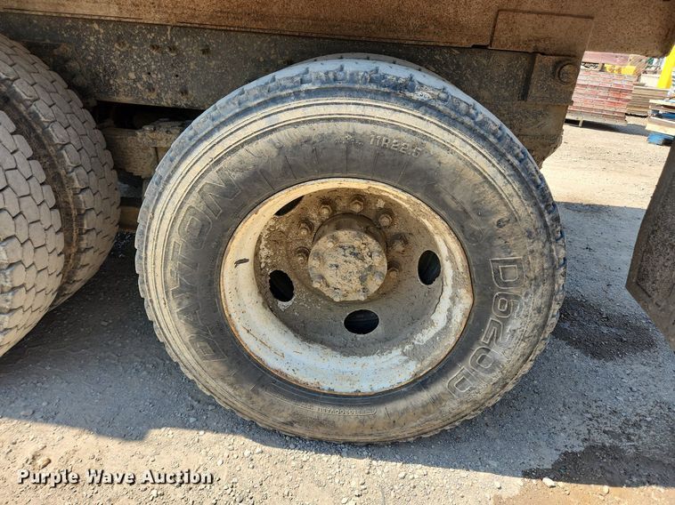 image for item MW9735 2000 Sterling L8513  dump truck