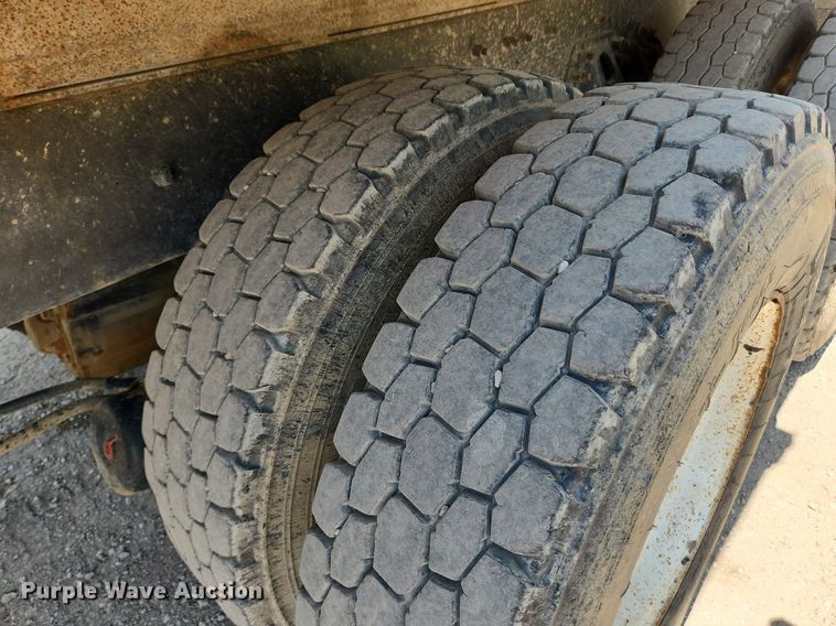 image for item MW9735 2000 Sterling L8513  dump truck