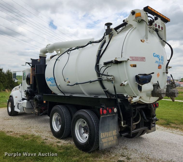 image for item MW9763 2009 Peterbilt 340  sewer jetter truck
