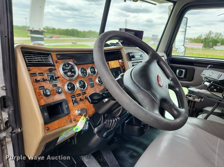 image for item MW9763 2009 Peterbilt 340  sewer jetter truck