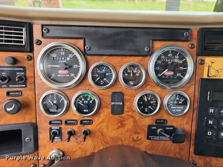 image for item MW9763 2009 Peterbilt 340  sewer jetter truck