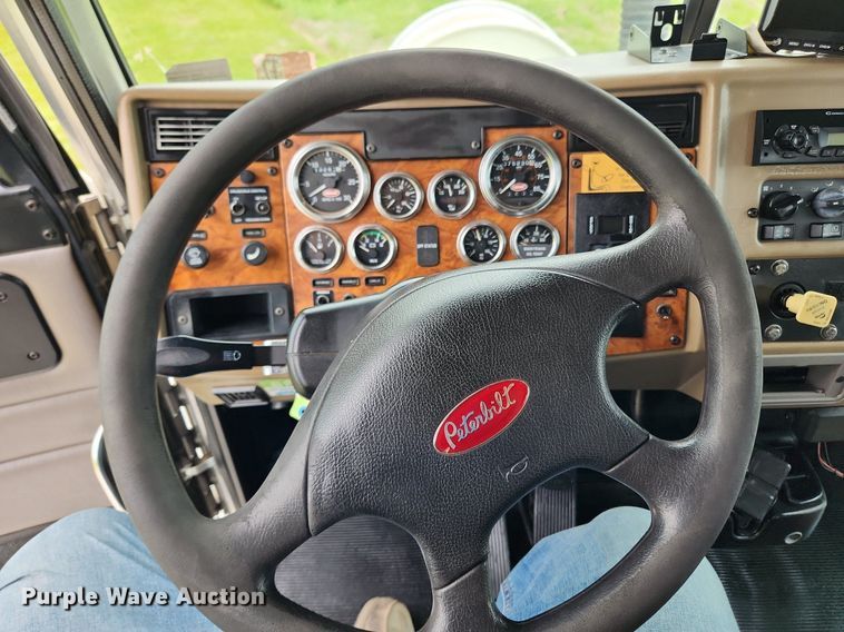 image for item MW9763 2009 Peterbilt 340  sewer jetter truck