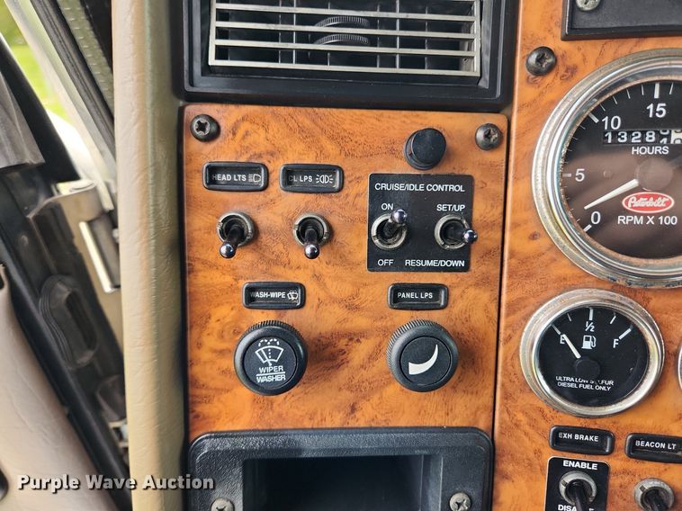 image for item MW9763 2009 Peterbilt 340  sewer jetter truck