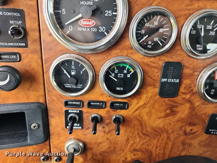 image for item MW9763 2009 Peterbilt 340  sewer jetter truck