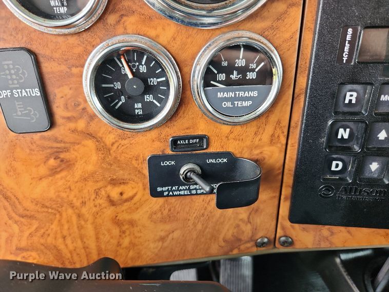 image for item MW9763 2009 Peterbilt 340  sewer jetter truck