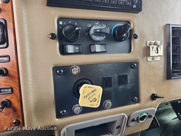 image for item MW9763 2009 Peterbilt 340  sewer jetter truck