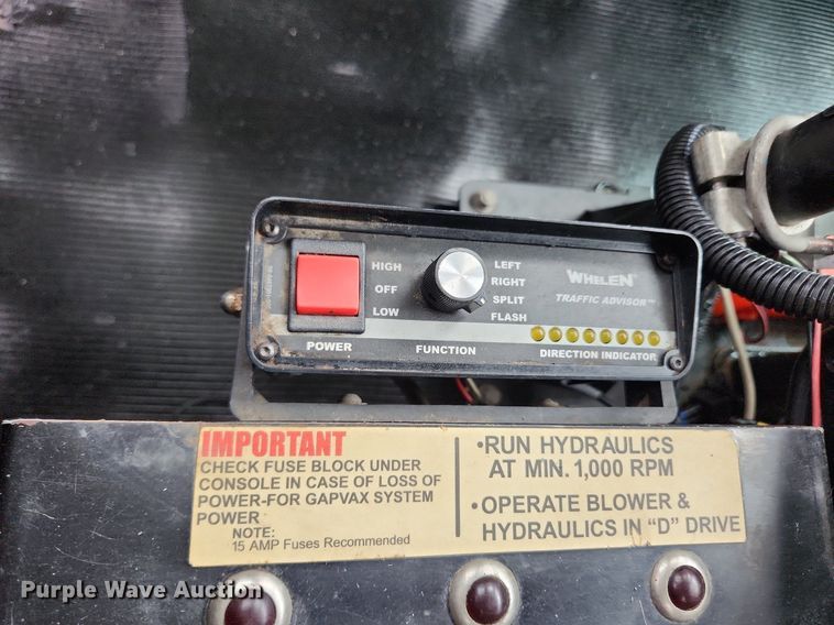 image for item MW9763 2009 Peterbilt 340  sewer jetter truck