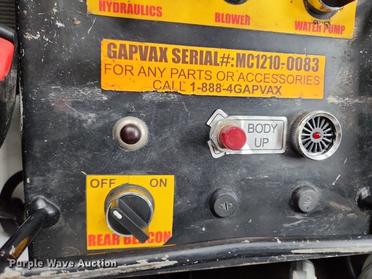 image for item MW9763 2009 Peterbilt 340  sewer jetter truck