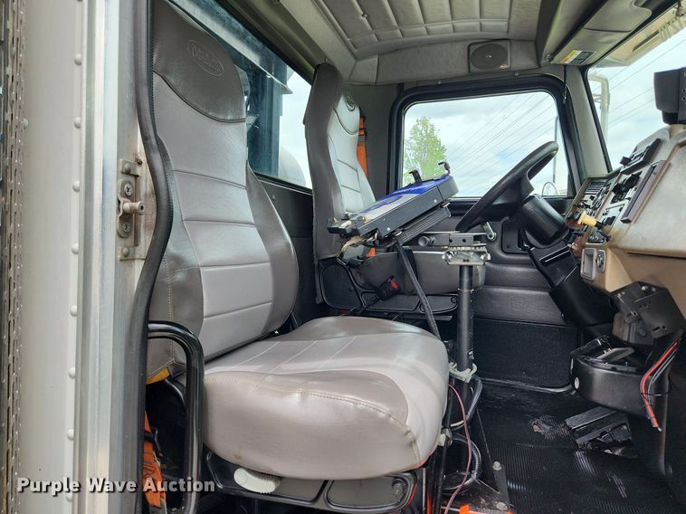 image for item MW9763 2009 Peterbilt 340  sewer jetter truck