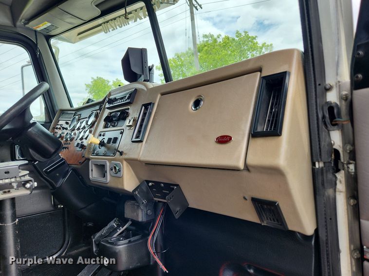 image for item MW9763 2009 Peterbilt 340  sewer jetter truck