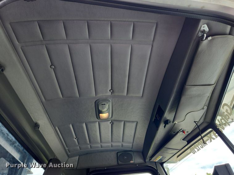 image for item MW9763 2009 Peterbilt 340  sewer jetter truck