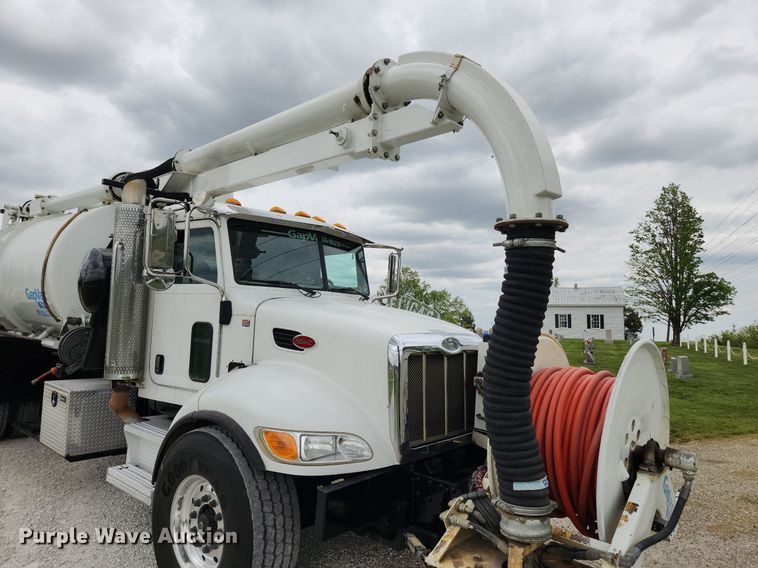 image for item MW9763 2009 Peterbilt 340  sewer jetter truck