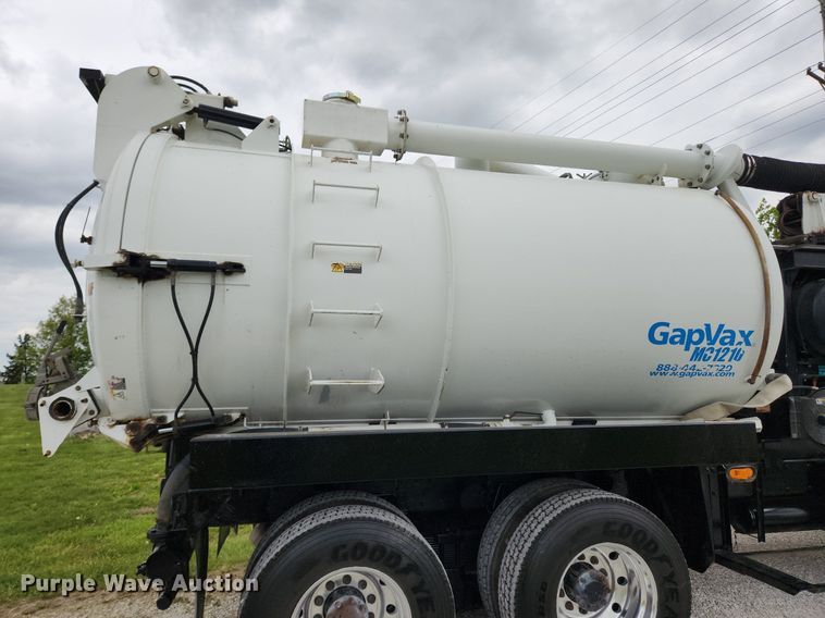 image for item MW9763 2009 Peterbilt 340  sewer jetter truck