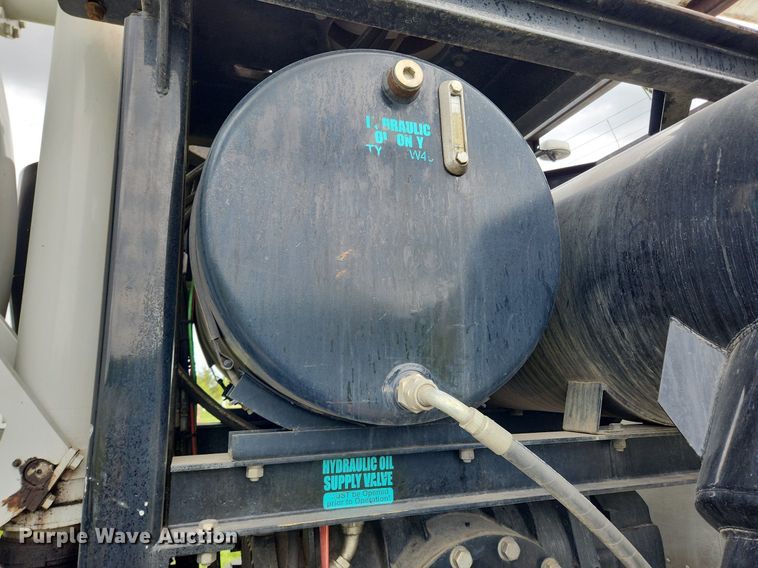 image for item MW9763 2009 Peterbilt 340  sewer jetter truck