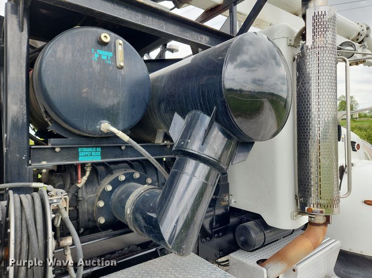 image for item MW9763 2009 Peterbilt 340  sewer jetter truck