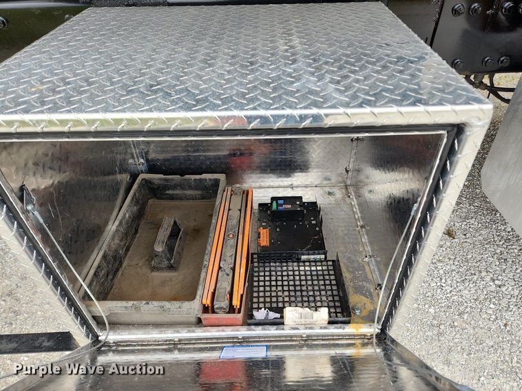 image for item MW9763 2009 Peterbilt 340  sewer jetter truck