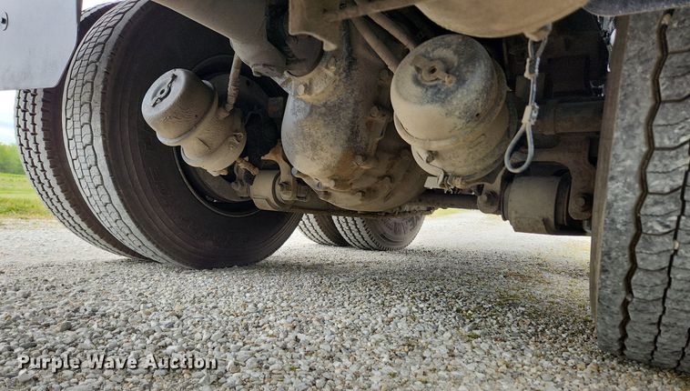 image for item MW9763 2009 Peterbilt 340  sewer jetter truck