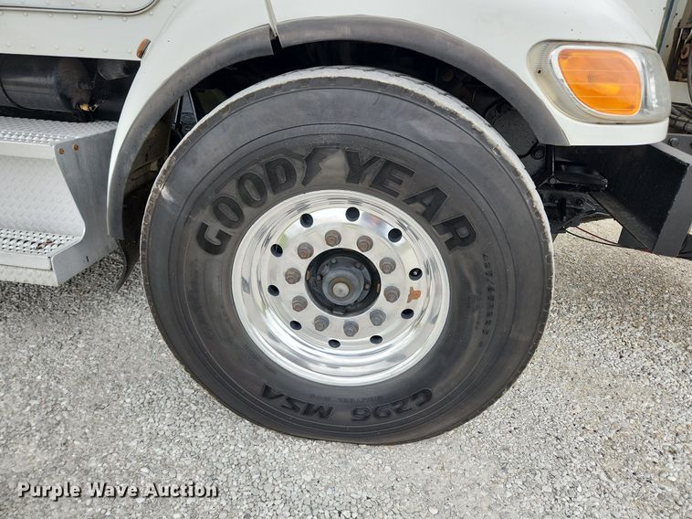 image for item MW9763 2009 Peterbilt 340  sewer jetter truck