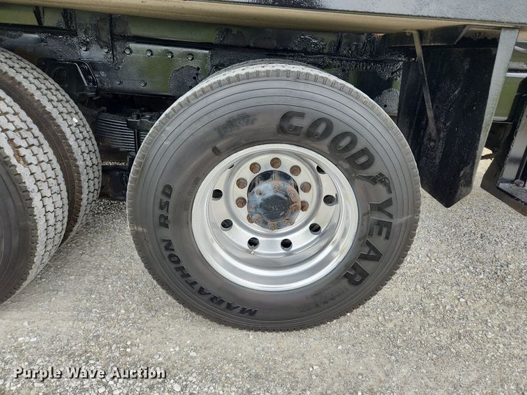 image for item MW9763 2009 Peterbilt 340  sewer jetter truck