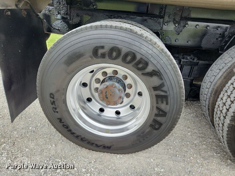 image for item MW9763 2009 Peterbilt 340  sewer jetter truck