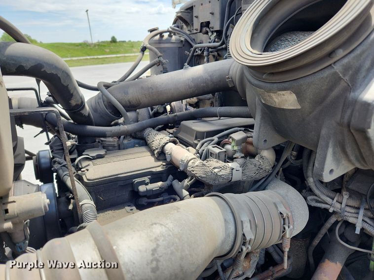 image for item MW9763 2009 Peterbilt 340  sewer jetter truck