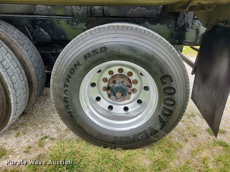 image for item MW9763 2009 Peterbilt 340  sewer jetter truck