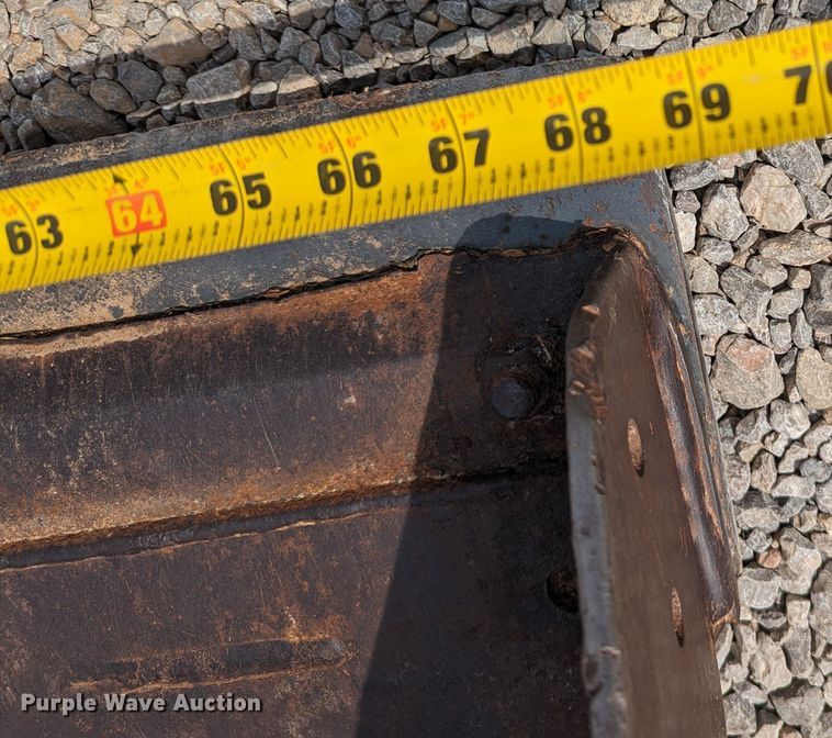 image for item MY9298 2001 Bobcat 763  skid steer loader