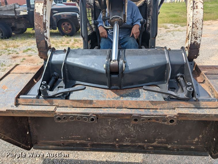 image for item MY9298 2001 Bobcat 763  skid steer loader