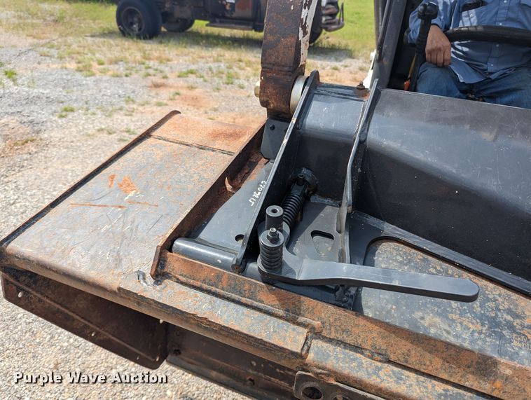 image for item MY9298 2001 Bobcat 763  skid steer loader