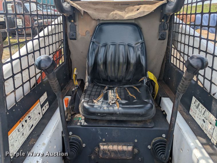 image for item MY9298 2001 Bobcat 763  skid steer loader