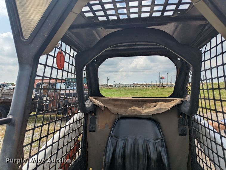 image for item MY9298 2001 Bobcat 763  skid steer loader