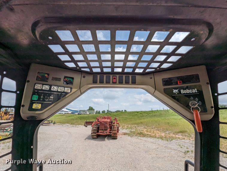 image for item MY9298 2001 Bobcat 763  skid steer loader