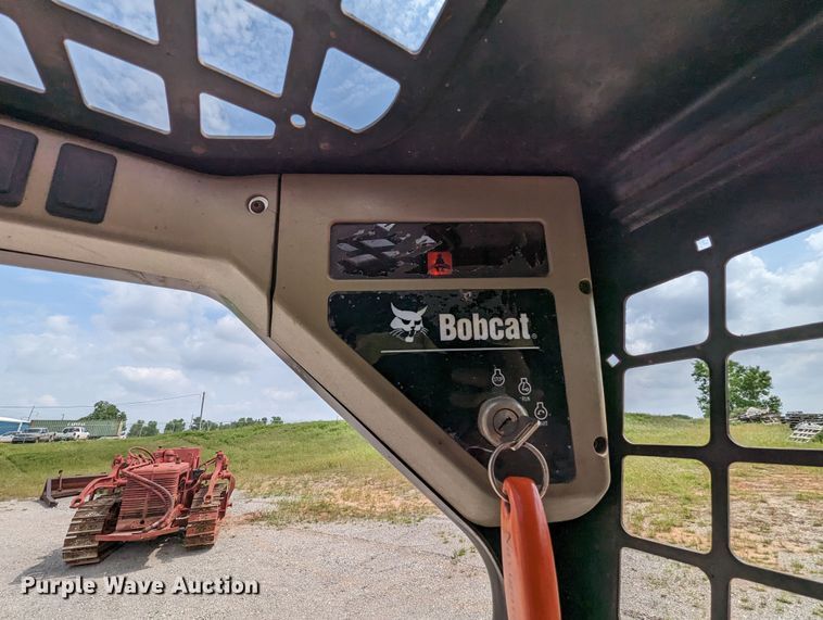 image for item MY9298 2001 Bobcat 763  skid steer loader