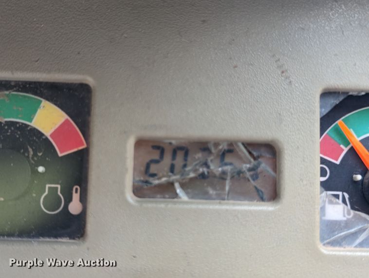 image for item MY9298 2001 Bobcat 763  skid steer loader