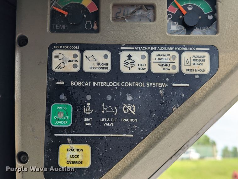 image for item MY9298 2001 Bobcat 763  skid steer loader