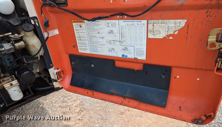 image for item MY9298 2001 Bobcat 763  skid steer loader
