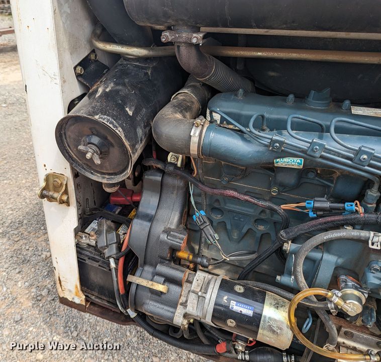 image for item MY9298 2001 Bobcat 763  skid steer loader