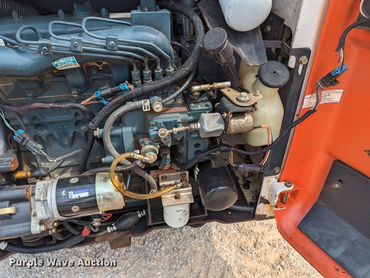 image for item MY9298 2001 Bobcat 763  skid steer loader