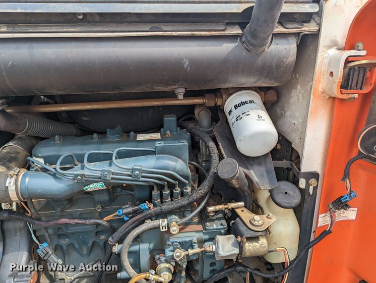 image for item MY9298 2001 Bobcat 763  skid steer loader