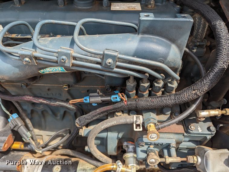 image for item MY9298 2001 Bobcat 763  skid steer loader