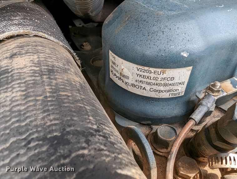 image for item MY9298 2001 Bobcat 763  skid steer loader