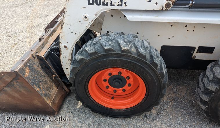 image for item MY9298 2001 Bobcat 763  skid steer loader