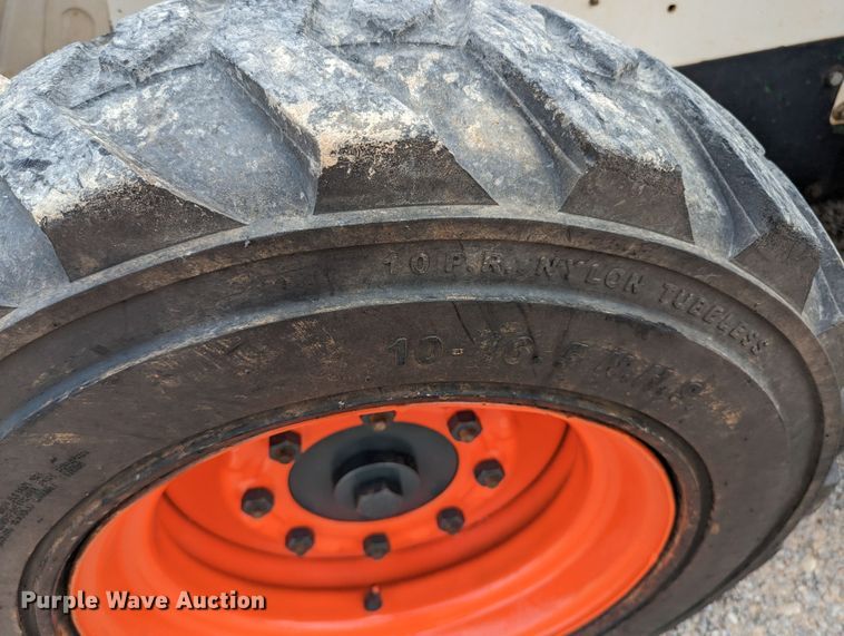 image for item MY9298 2001 Bobcat 763  skid steer loader