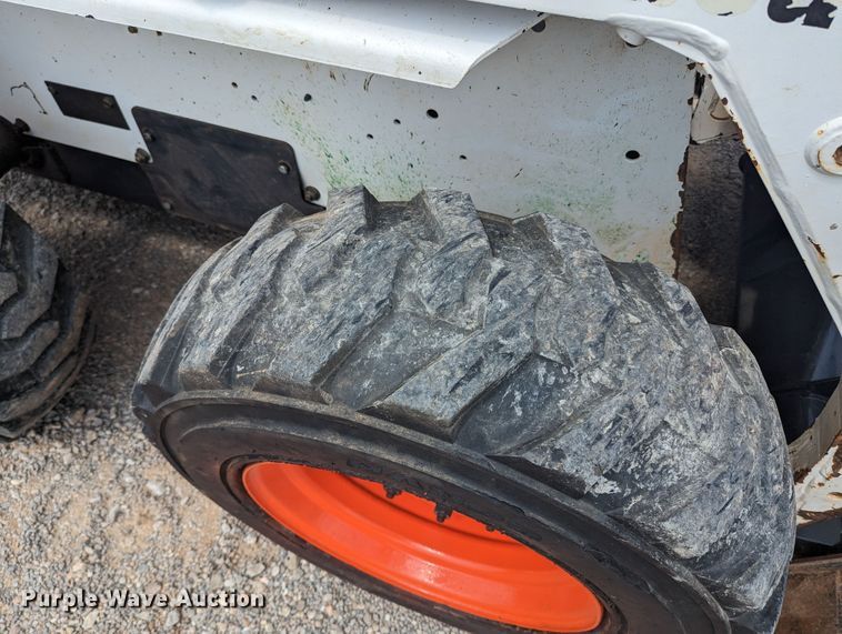 image for item MY9298 2001 Bobcat 763  skid steer loader