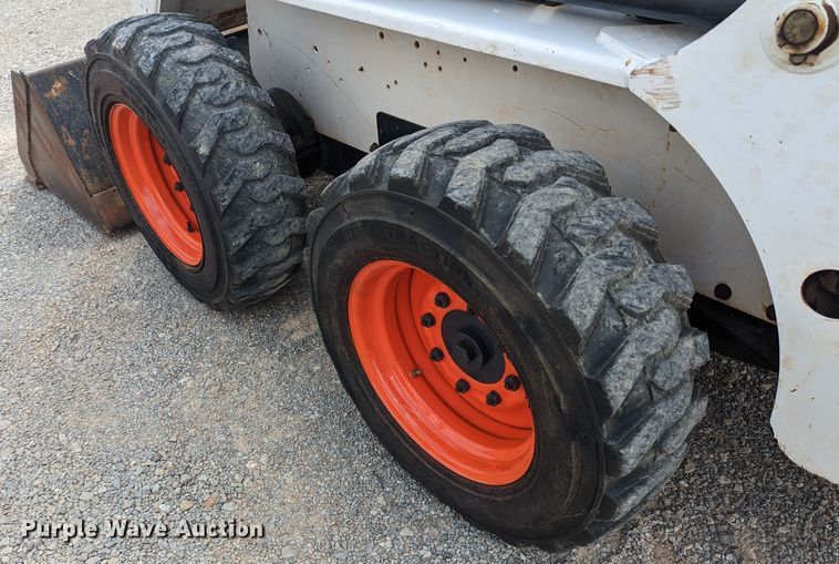 image for item MY9298 2001 Bobcat 763  skid steer loader