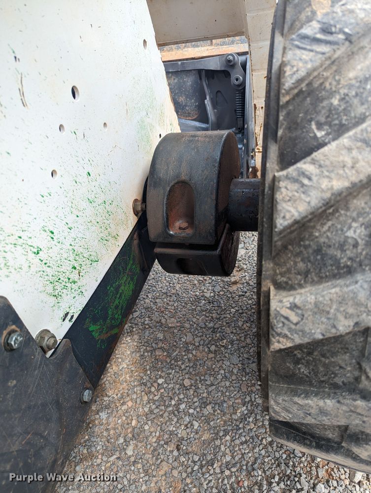 image for item MY9298 2001 Bobcat 763  skid steer loader